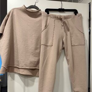 Frank & Eileen Beige-Taupe Lounge set Sweatshirt & Joggers